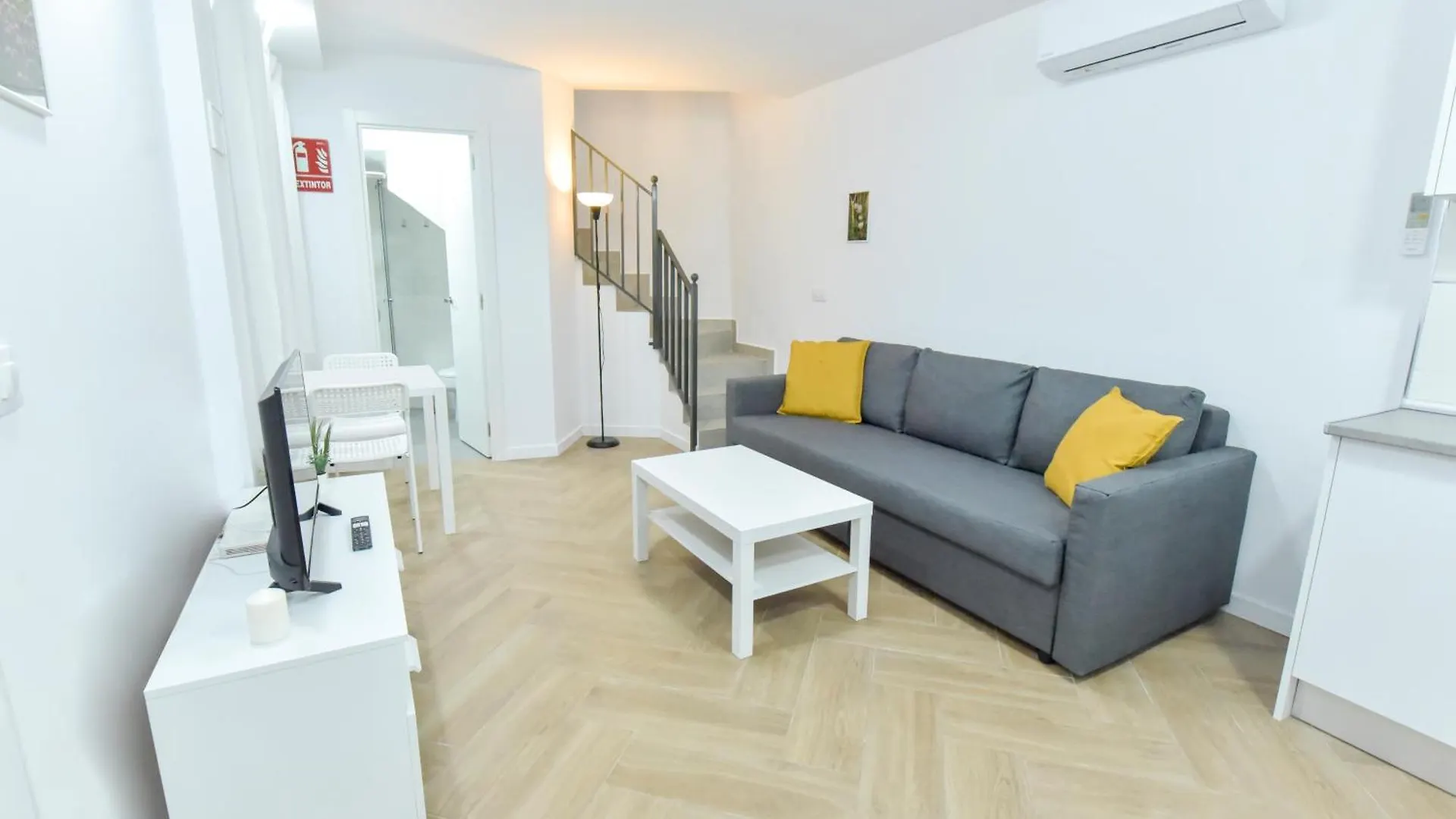 La AlgabaNuevo! Casa Completa Quality Premium.アパートメント アパート